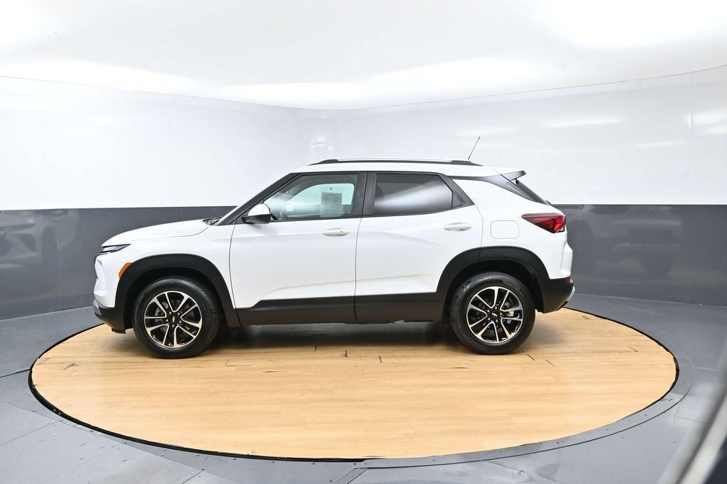 Used 2025 Chevrolet TrailBlazer LT AWD/4WD image 10