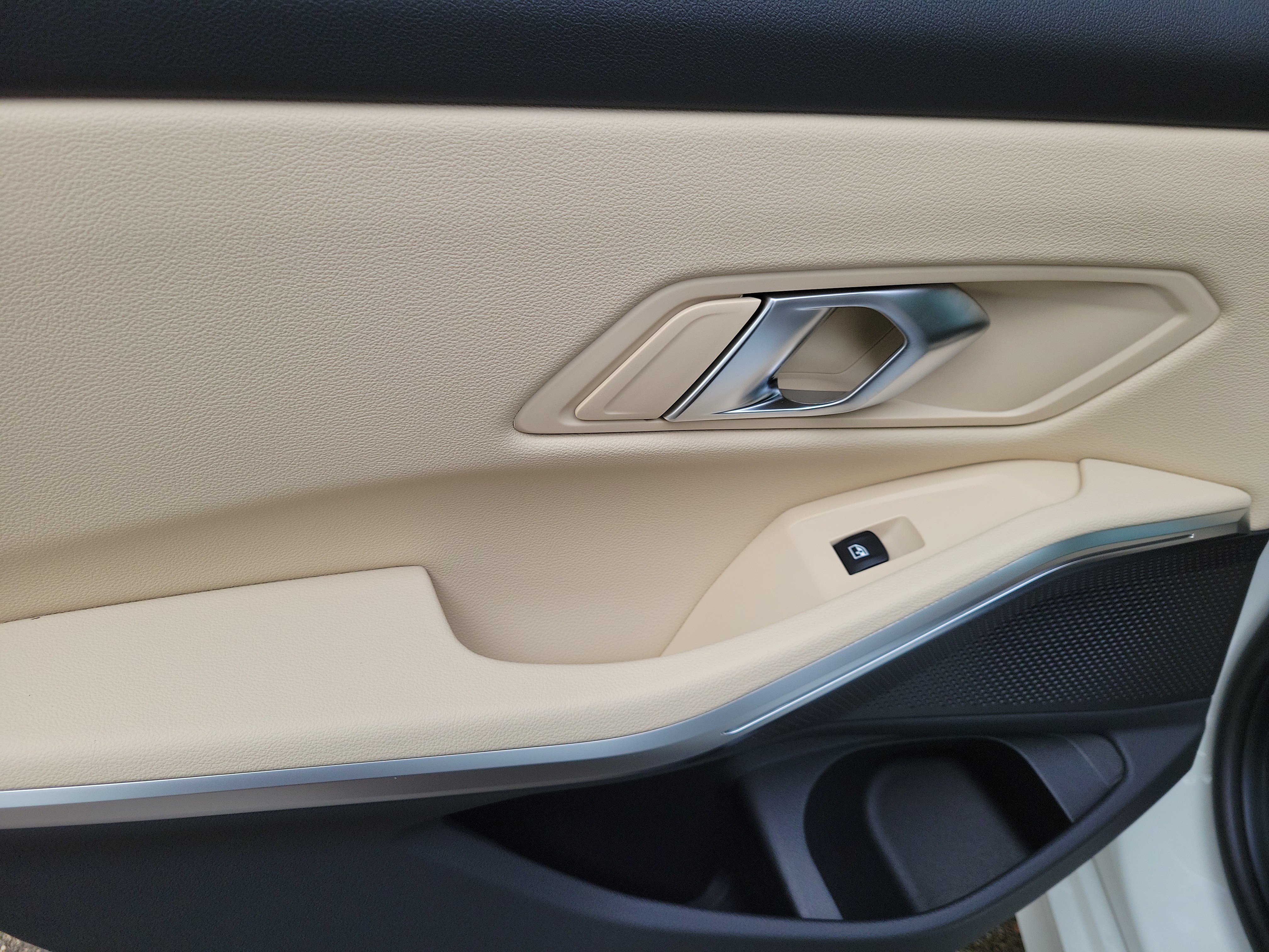 New 2026 BMW 330i Sedan w/ Convenience Package RWD image 10