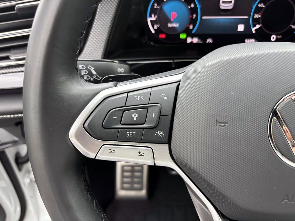 Used 2025 Volkswagen Atlas Cross Sport SEL R-Line image 18