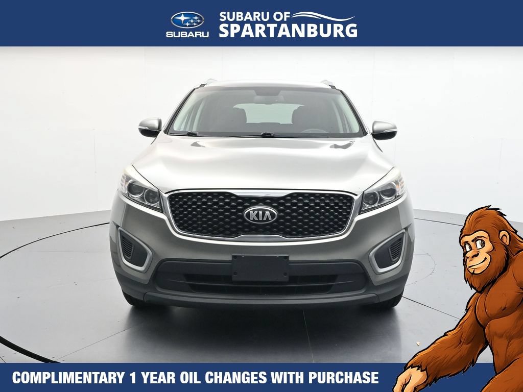 Used 2017 Kia Sorento FWD image 2
