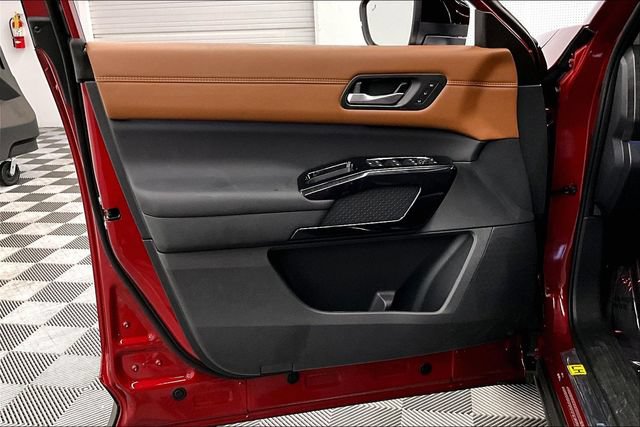 New 2026 Nissan Pathfinder Platinum AWD/4WD image 33