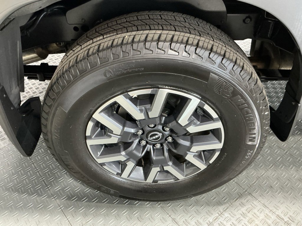 Used 2024 Nissan Frontier SL image 32
