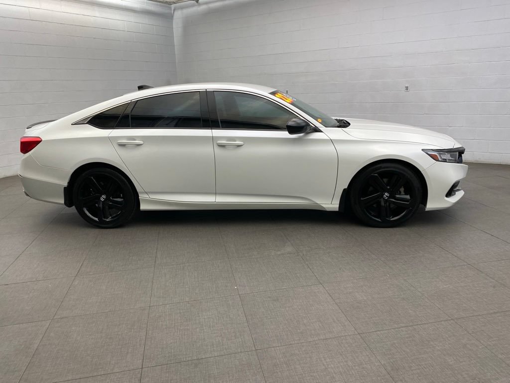 Used 2022 Honda Accord Sport image 8