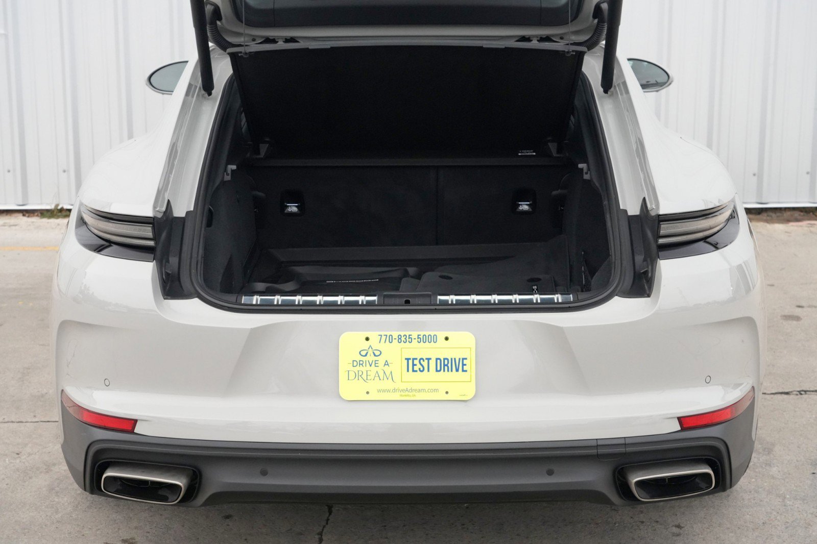 Used 2025 Porsche Panamera 4 w/ Premium Package image 10