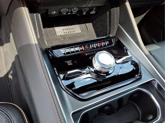 New 2026 Jeep Grand Wagoneer Summit AWD/4WD image 22