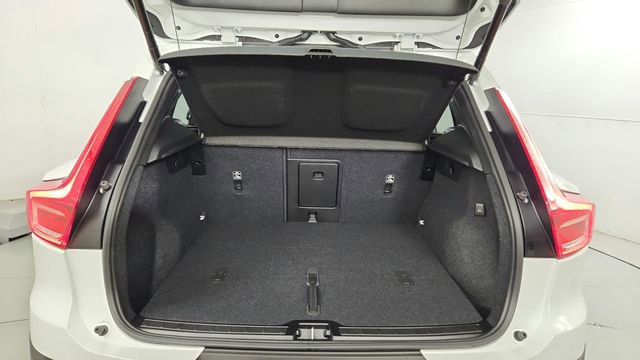 Certified 2026 Volvo XC40 B5 Plus w/ Protection Package Premier AWD/4WD image 73