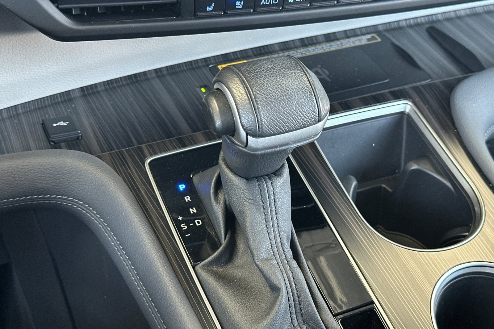 Certified 2024 Toyota Sienna Limited AWD/4WD image 23