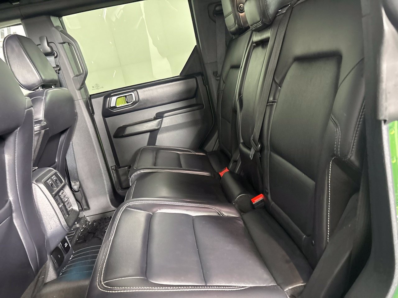 Used 2025 Ford Bronco Outer Banks AWD/4WD image 24