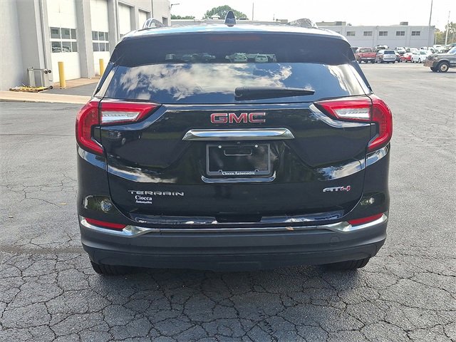 Used 2023 GMC Terrain AT4 image 9