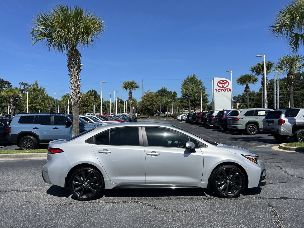 Used 2026 Toyota Corolla SE FWD image 11