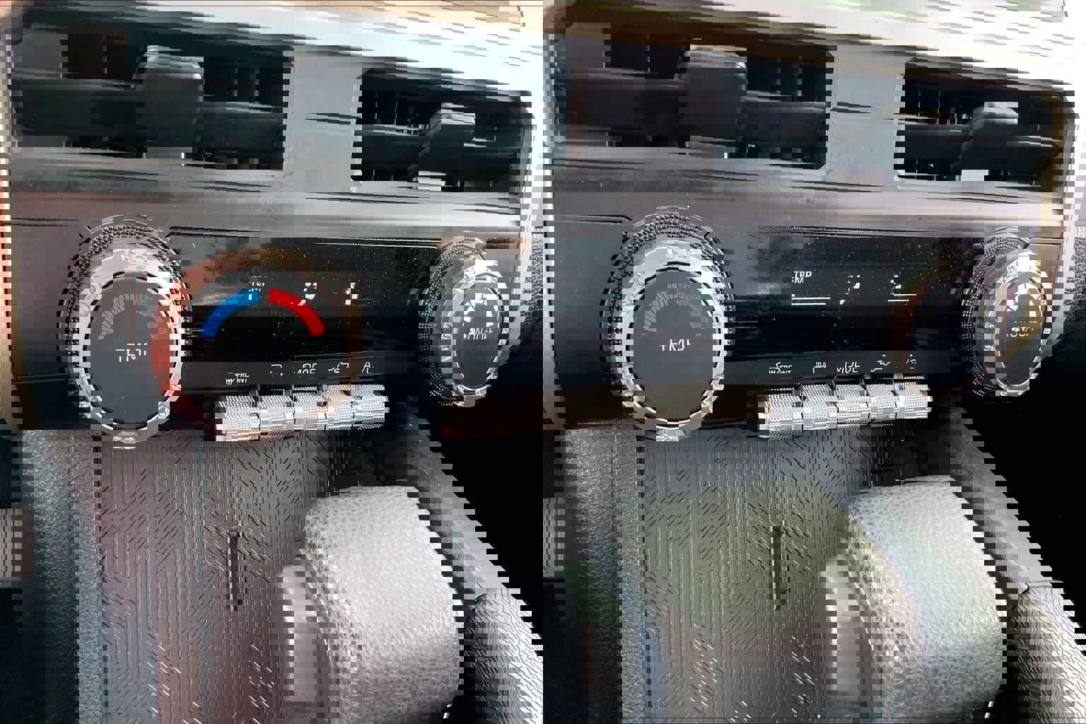 Used 2024 Toyota Tacoma SR5 image 31