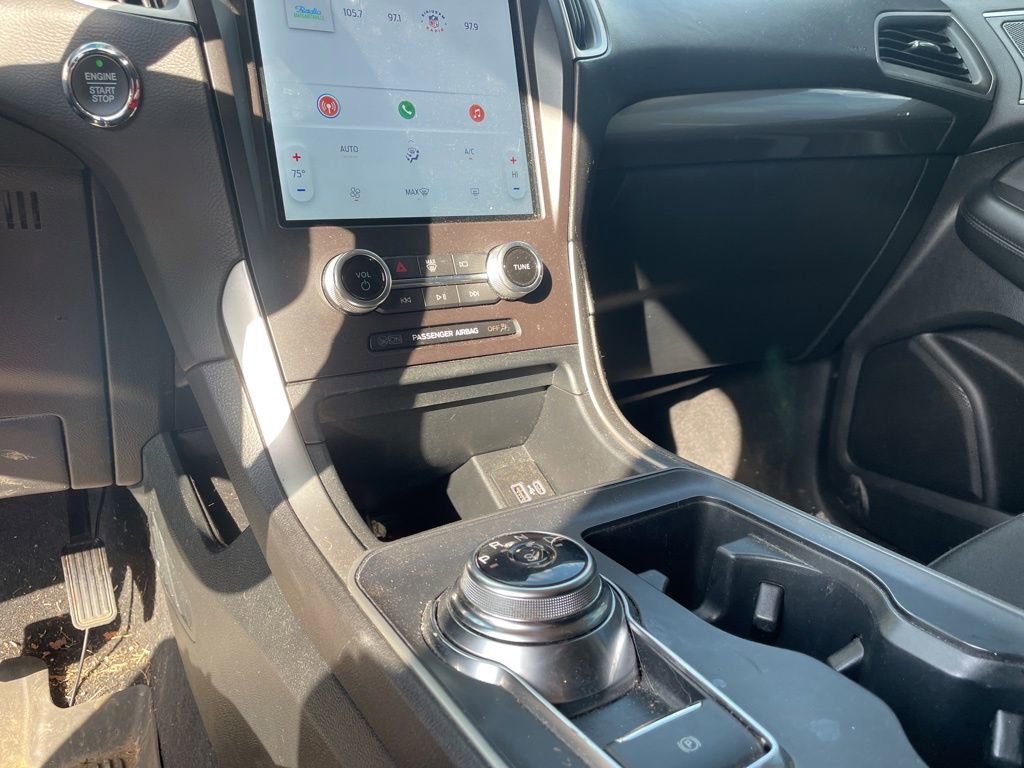 Used 2021 Ford Edge SE image 26