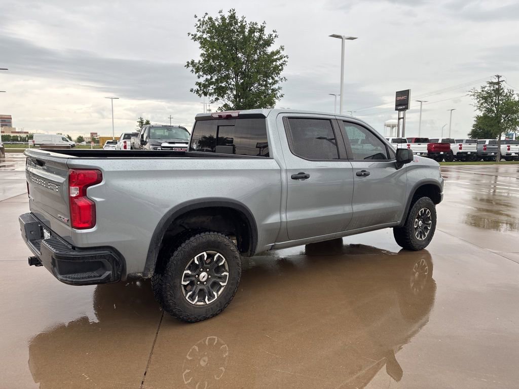 Used 2023 Chevrolet Silverado 1500 ZR2 w/ Technology Package AWD/4WD image 4