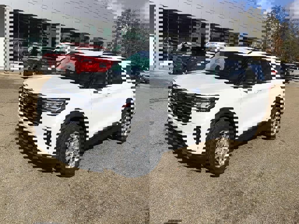 New 2026 Ford Explorer Active w/ Active Comfort Package image 3