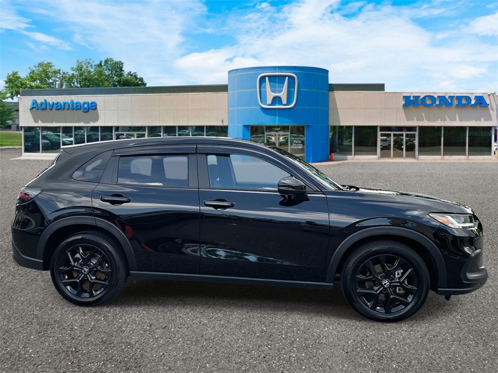Certified 2025 Honda HR-V Sport image 3