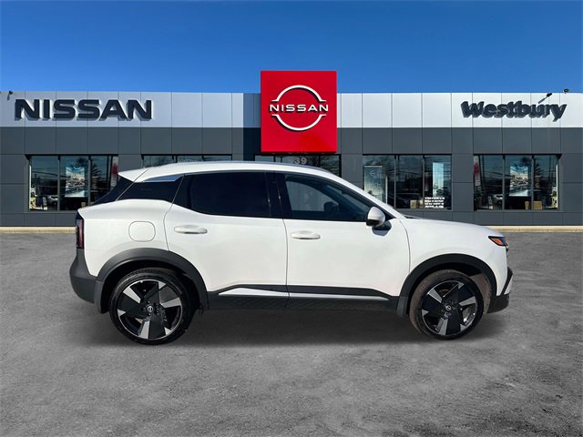 Used 2025 Nissan Kicks SR image 5