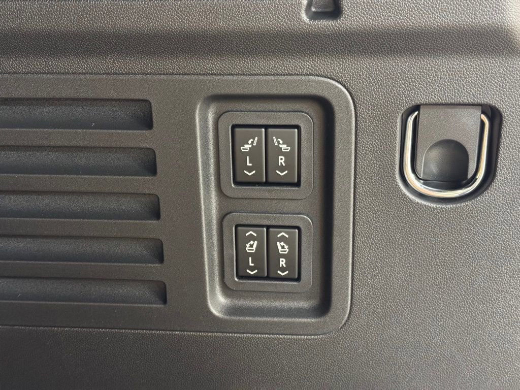 New 2026 GMC Acadia Denali Ultimate w/ LPO, Floor Liner Package image 23