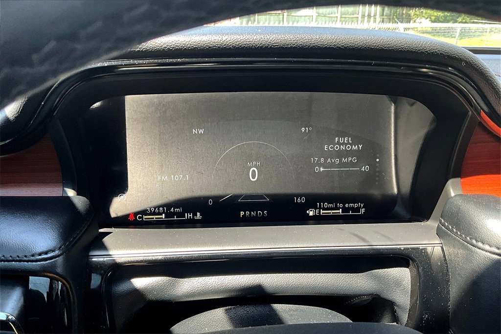 Used 2022 Lincoln Nautilus Reserve image 12