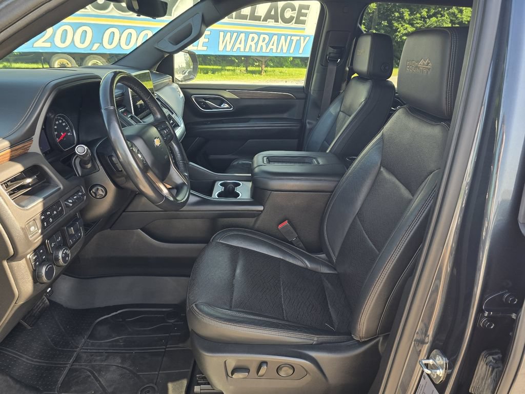 Used 2021 Chevrolet Suburban High Country w/ Premium Package AWD/4WD image 14
