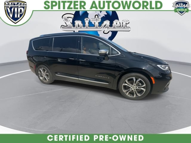 Used 2024 Chrysler Pacifica Pinnacle AWD/4WD image 2