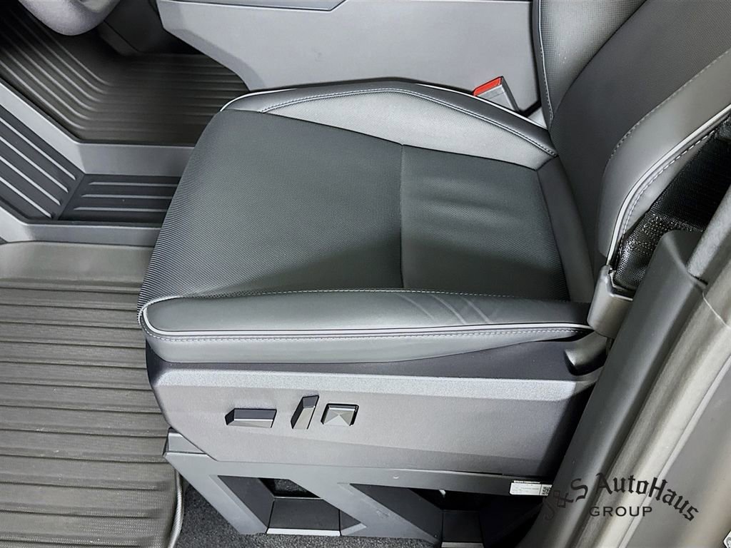 Used 2025 Tesla Cybertruck AWD Crew Cab image 25