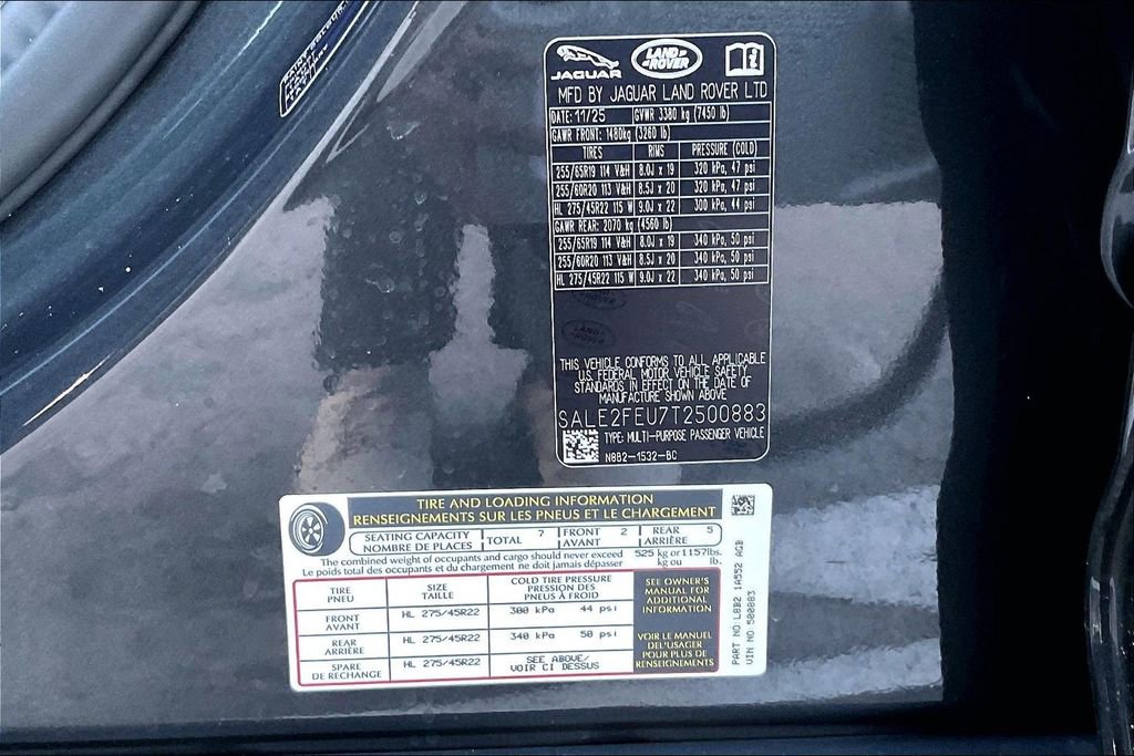 New 2026 Land Rover Defender 130 X-Dynamic SE image 8
