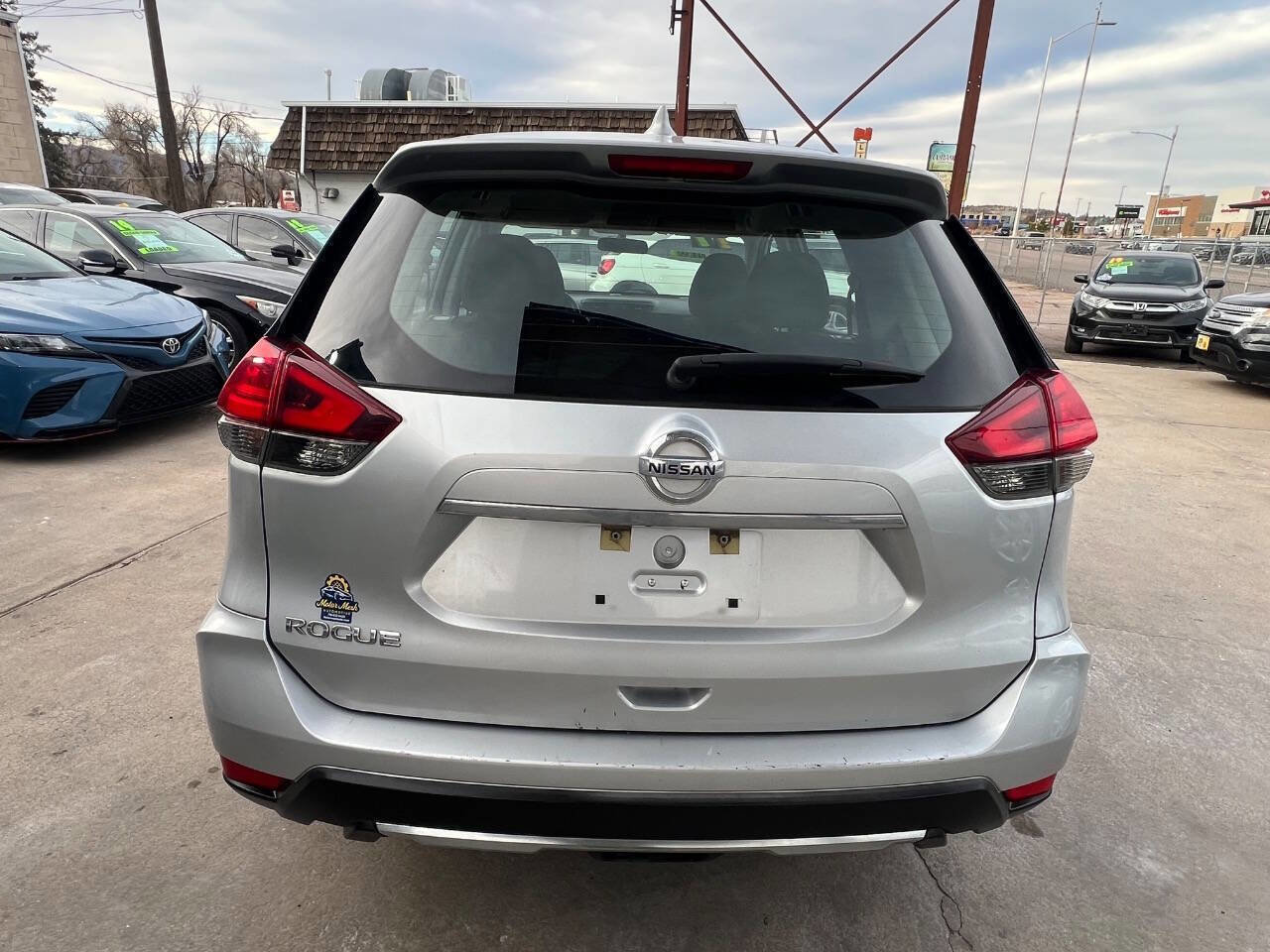Used 2017 Nissan Rogue S FWD image 6