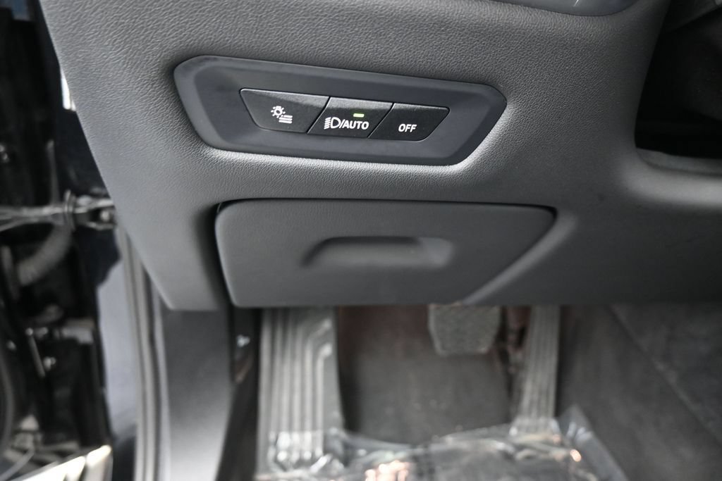 Used 2025 BMW X5 xDrive50e AWD/4WD image 13