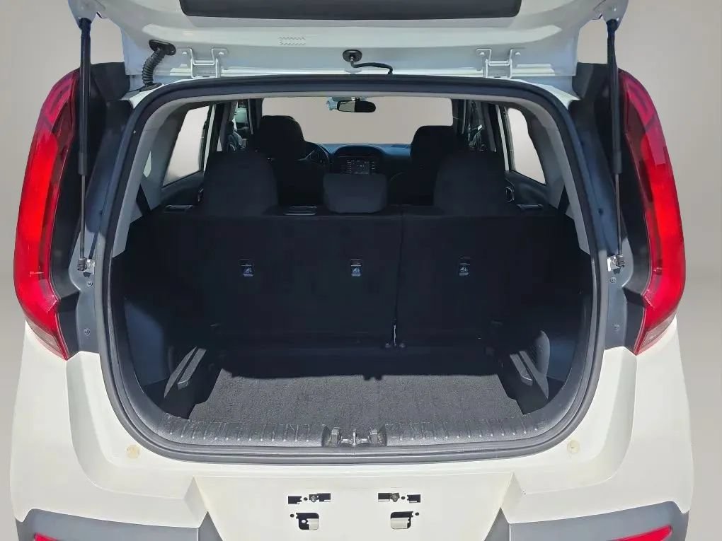 Used 2021 Kia Soul LX FWD image 37