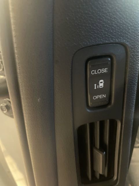 Used 2018 Honda Odyssey Elite image 22