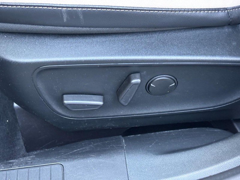 Used 2021 Ford Escape Titanium image 25