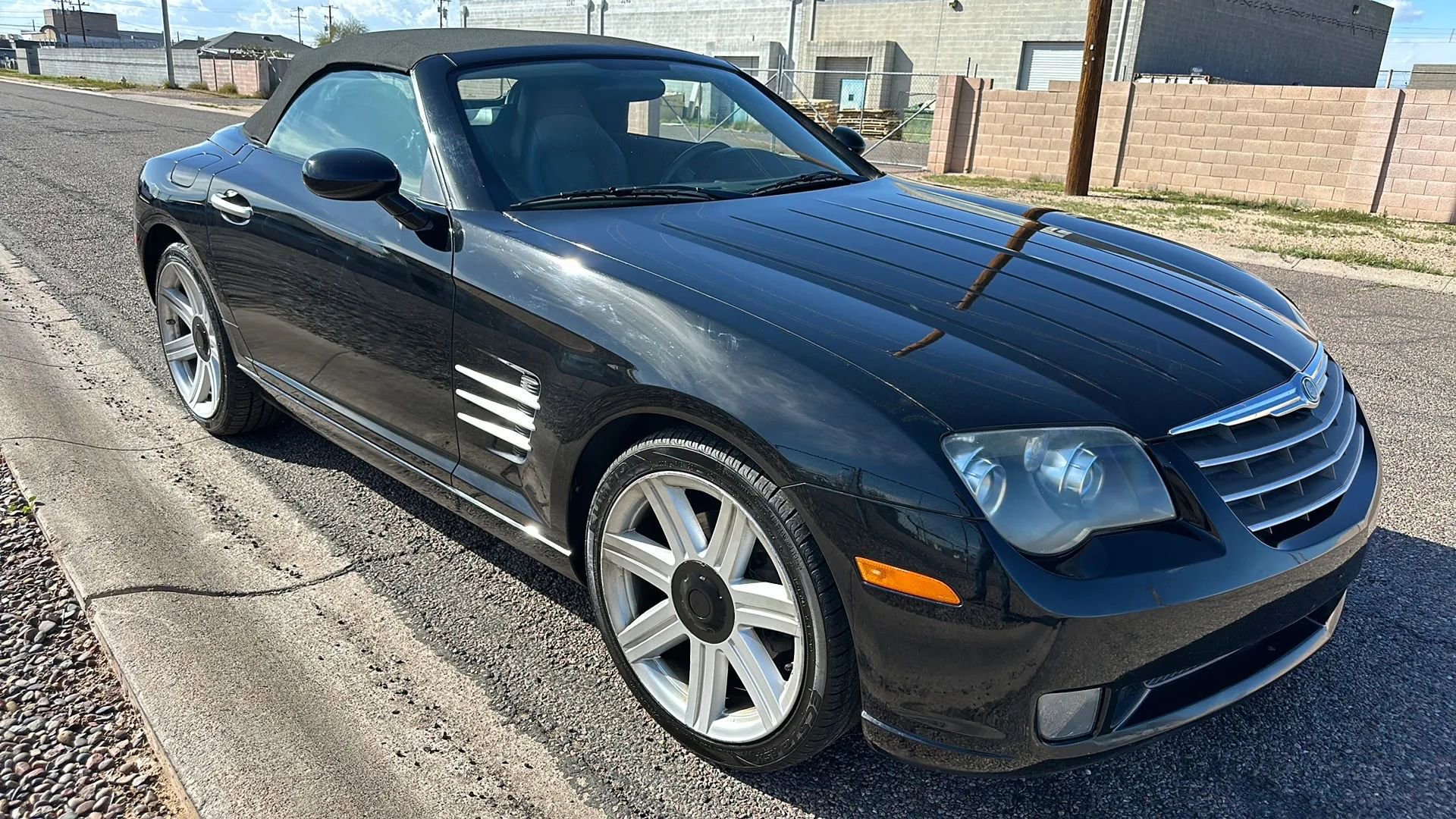 Used 2005 Chrysler Crossfire Limited image 4