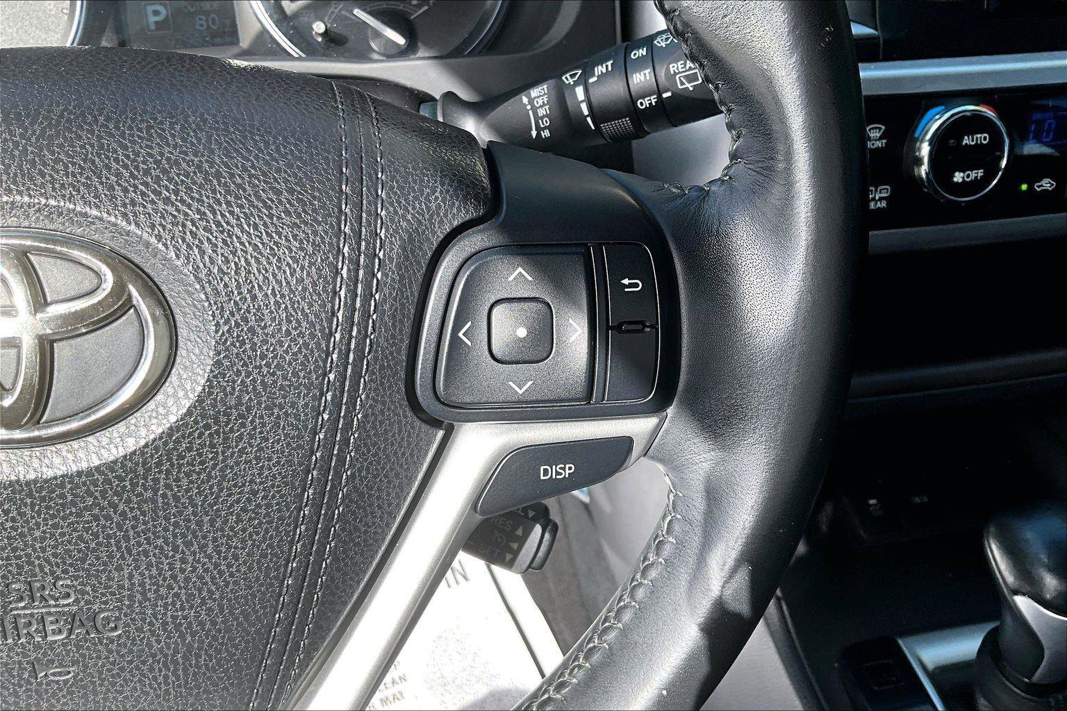 Used 2015 Toyota Highlander Plus FWD image 12