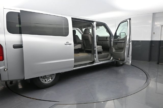 Used 2017 Nissan NV 3500 SV w/ SV Technology Package RWD image 35