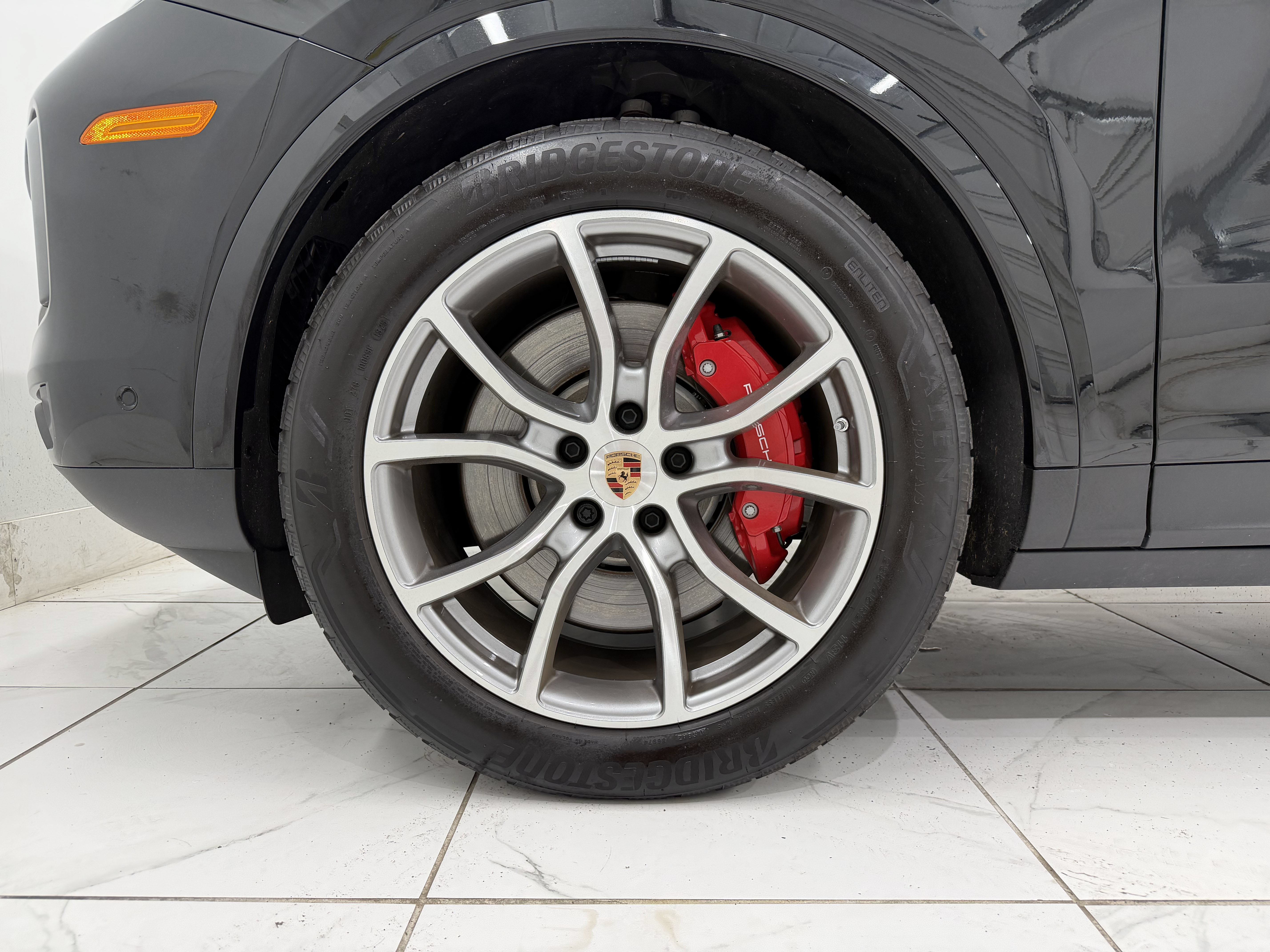 Certified 2025 Porsche Cayenne S AWD/4WD image 16