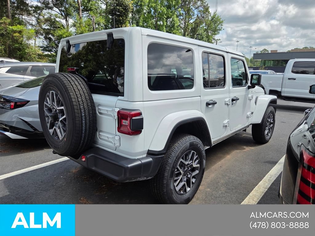 Used 2025 Jeep Wrangler Unlimited Sahara AWD/4WD image 13