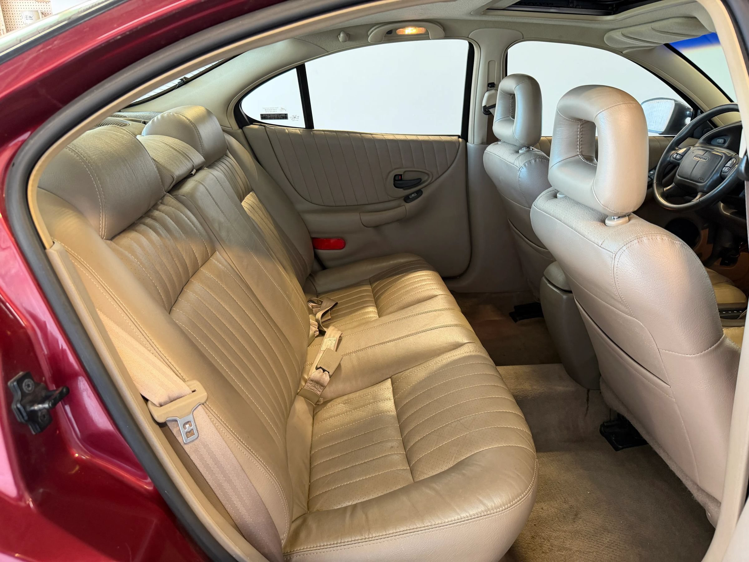 Used 2000 Pontiac Grand Prix GT w/ Opt Pkg FWD image 31