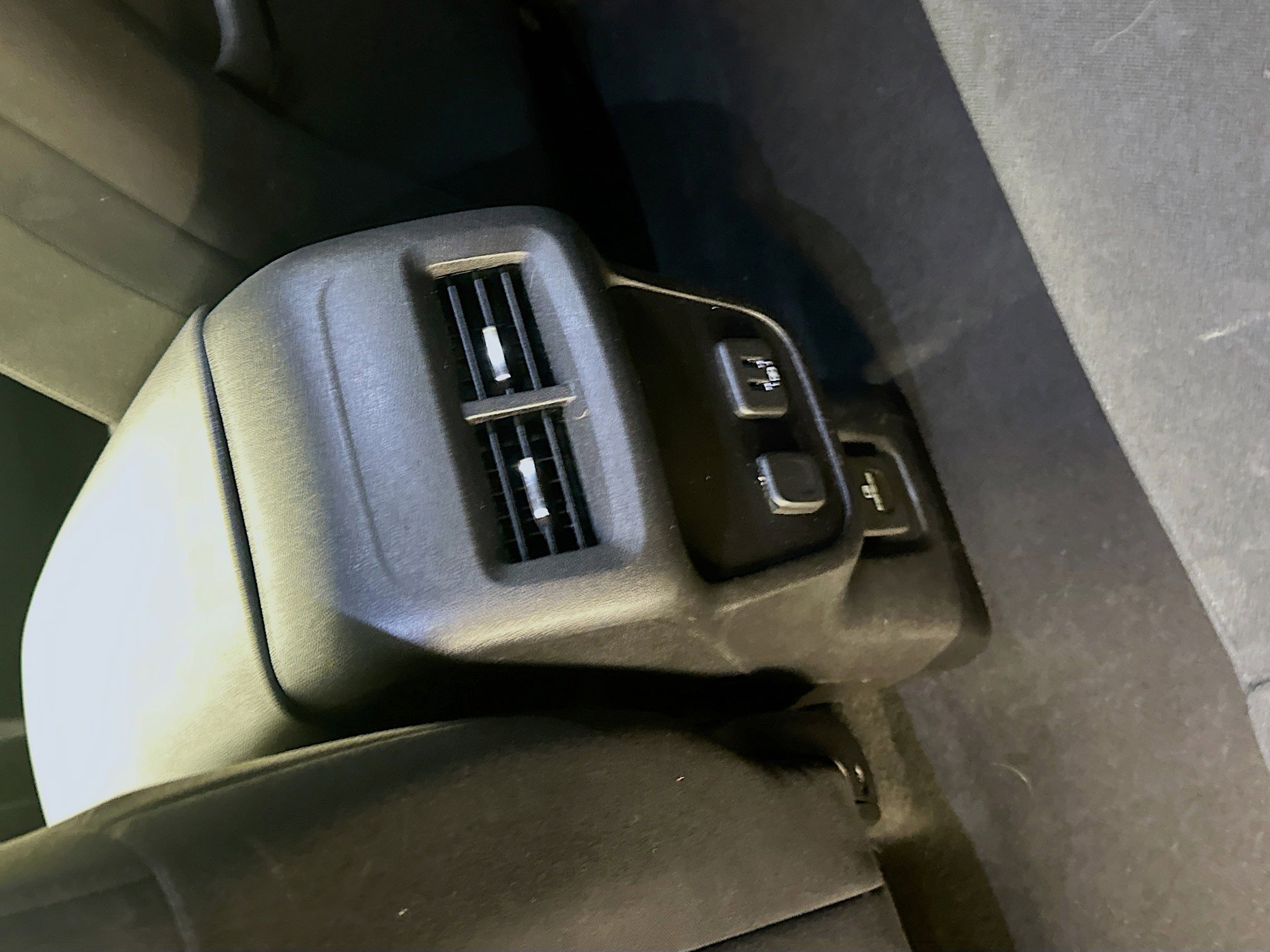 Used 2018 Chevrolet Equinox LT w/ Sun & Infotainment Package image 27