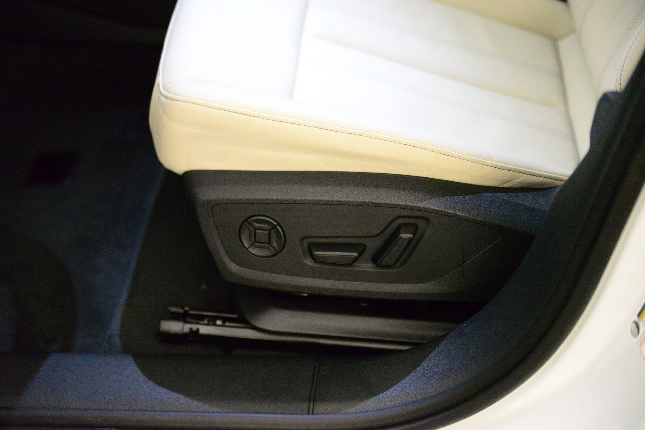 New 2025 Audi A6 e-tron Premium Plus image 25