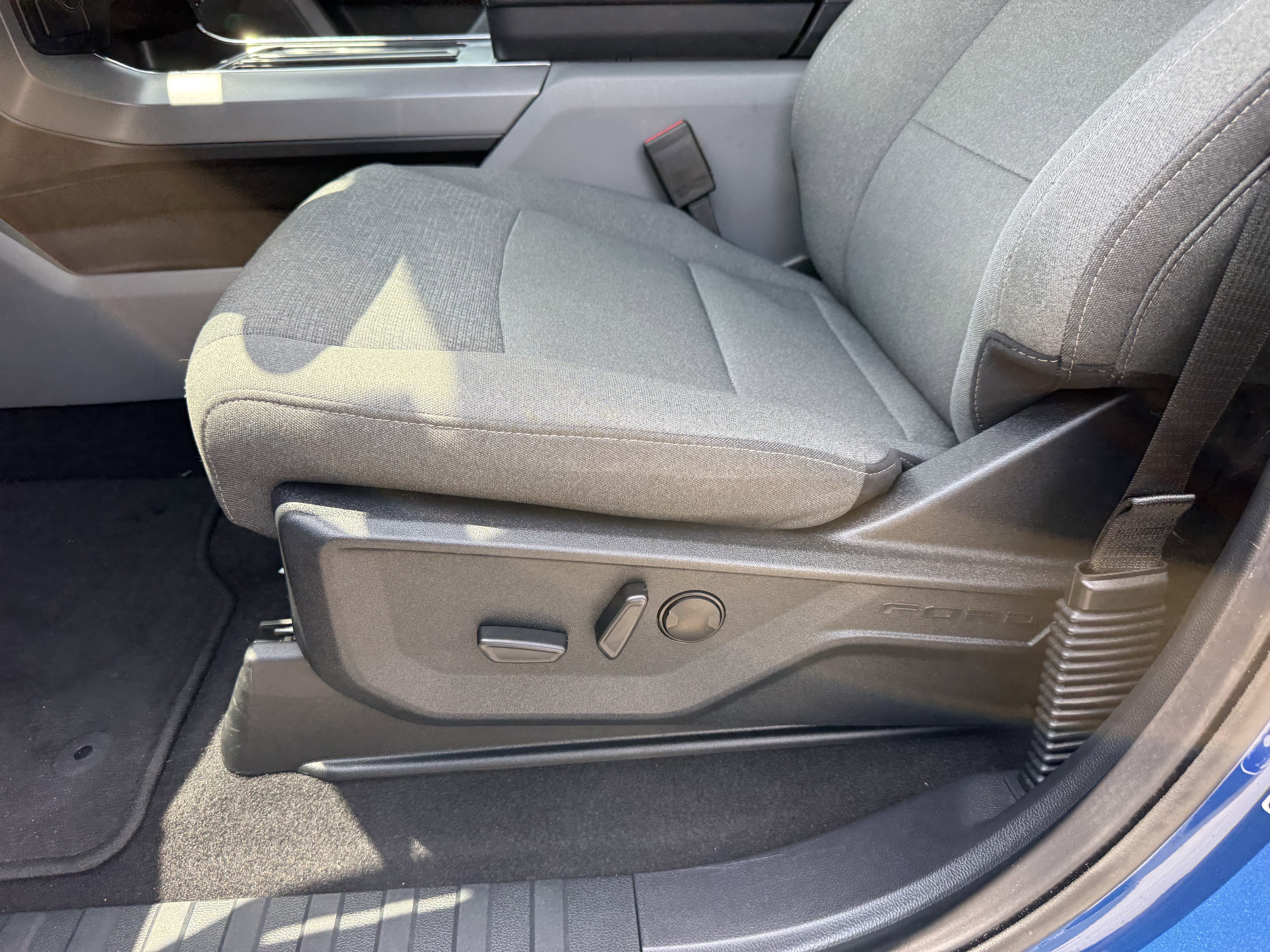 Used 2024 Ford F150 XLT w/ Equipment Group 302A MID RWD image 28