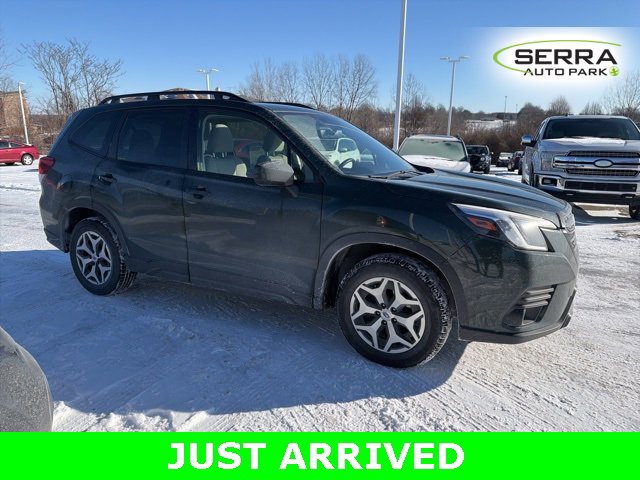 Used 2023 Subaru Forester Premium image 2