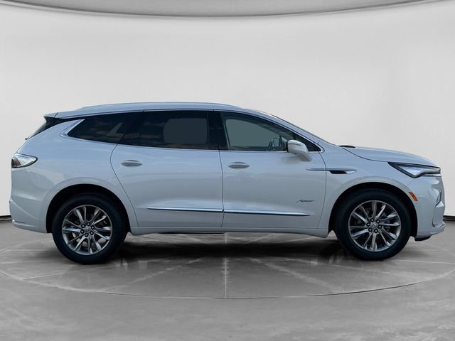Used 2023 Buick Enclave Avenir w/ Avenir Technology Package AWD/4WD image 2