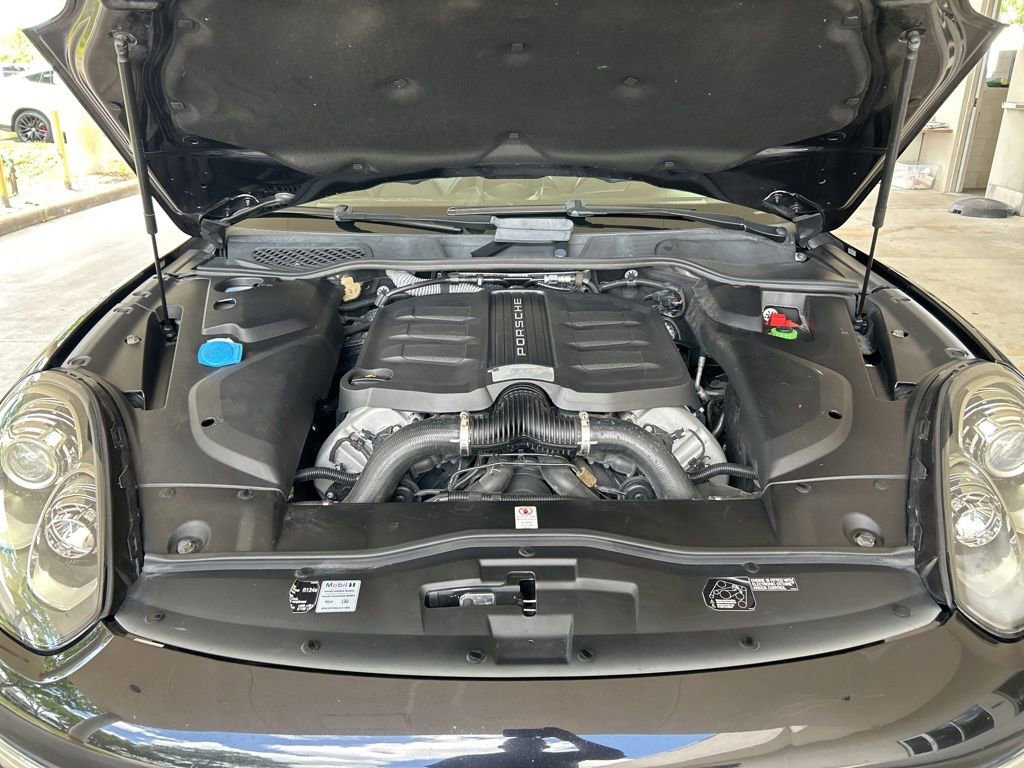 Used 2016 Porsche Cayenne GTS image 11