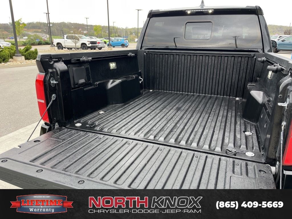 Used 2024 Toyota Tacoma TRD Sport w/ TRD Sport Upgrade Package image 18