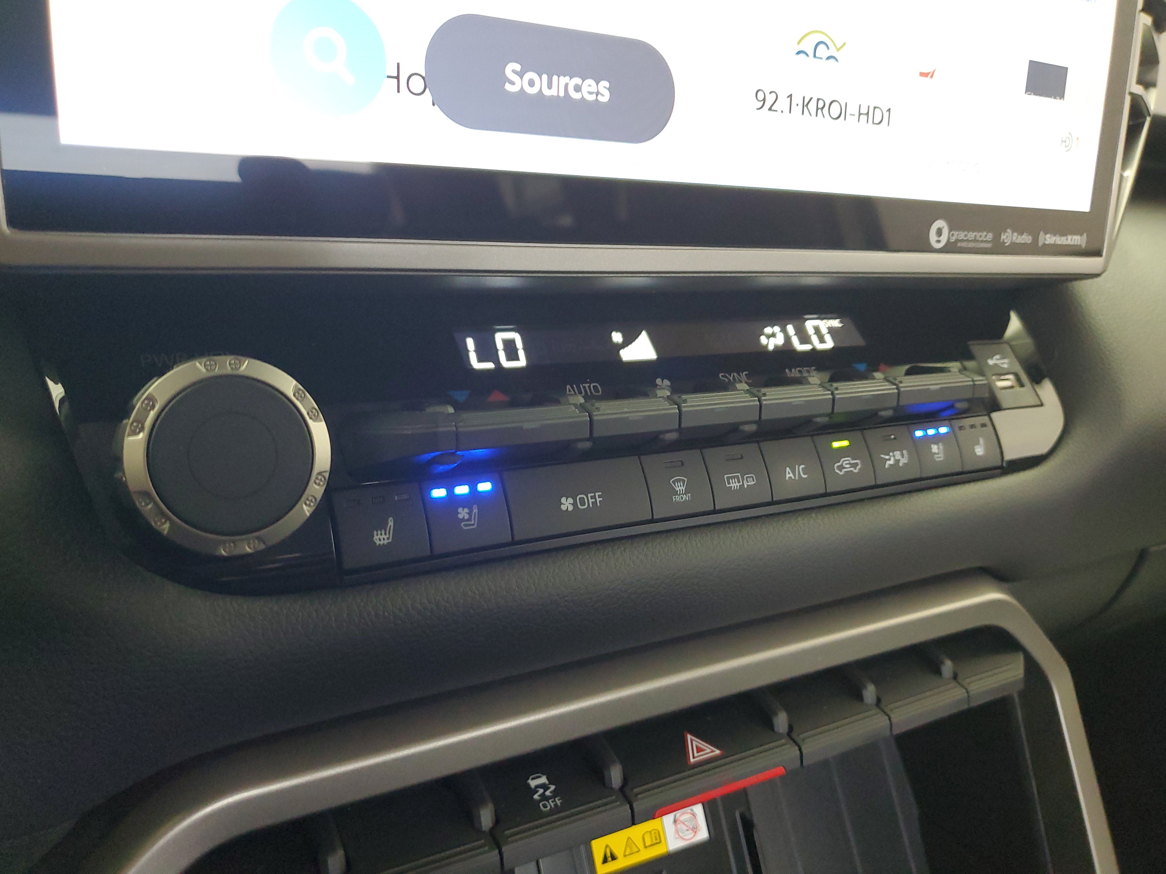 Used 2023 Toyota Tundra Limited w/ Power Package AWD/4WD image 33