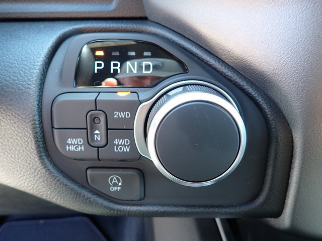 New 2026 RAM 1500 Express AWD/4WD image 19