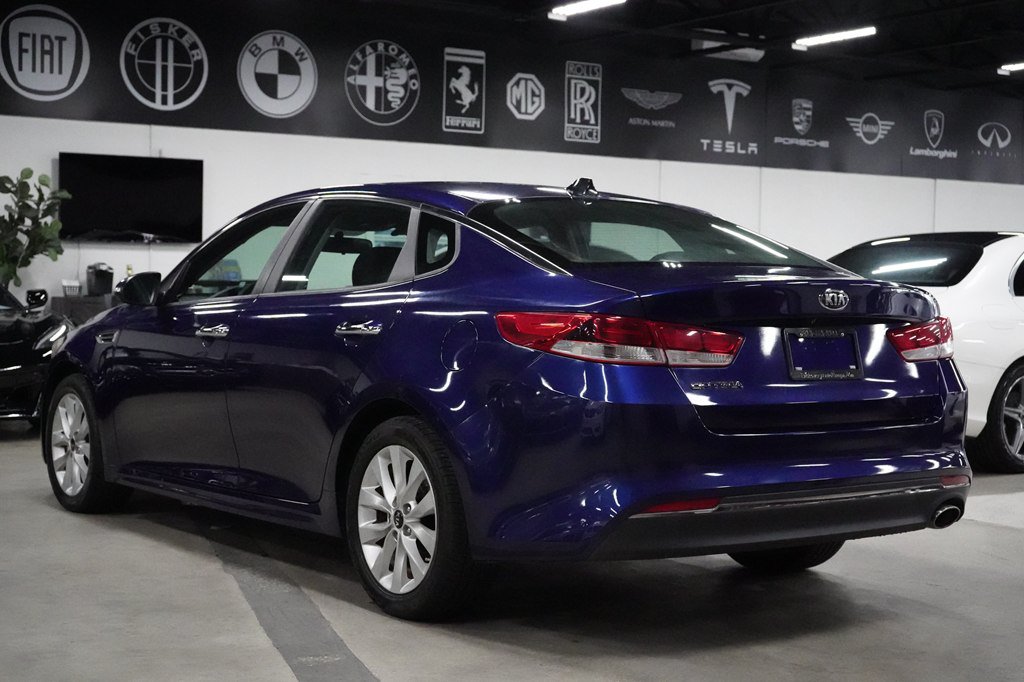 Used 2017 Kia Optima LX FWD image 3