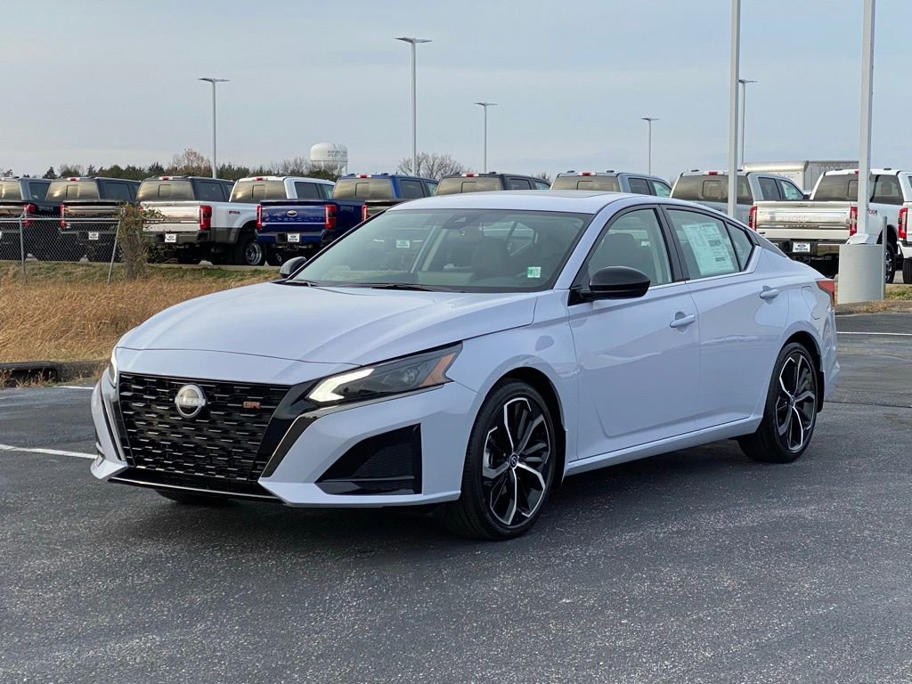 New 2025 Nissan Altima 2.5 SR w/ SR Premium Package image 8