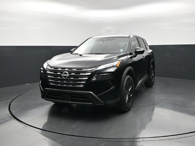 Certified 2026 Nissan Rogue SV FWD image 4