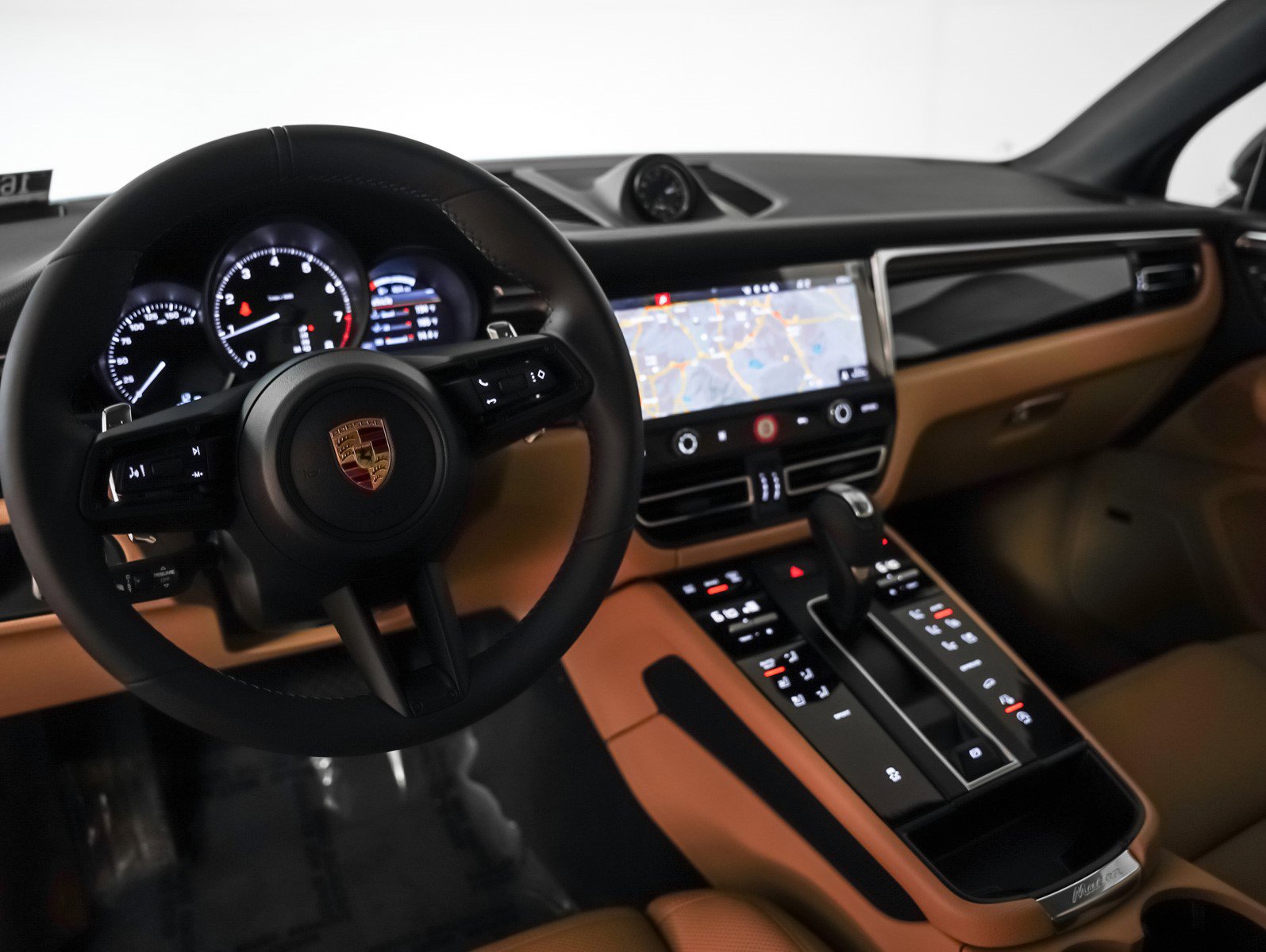 New 2026 Porsche Macan image 4